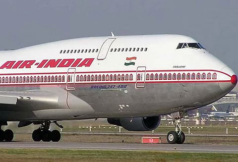 சாப்ட்வேர் கோளாறு; ஏர் இந்தியா நிறுவனத்தின் 137 விமானங்கள் காலதாமதமுடன் இயங்கும்