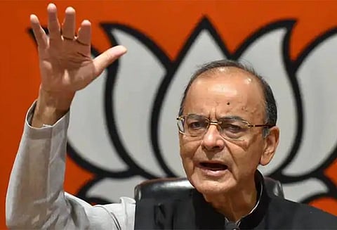 மோடி, வளர்ச்சி அரசியலில் ஈடுபட்டுள்ளார், சாதி அரசியல் செய்யவில்லை - அருண் ஜெட்லி பதிலடி