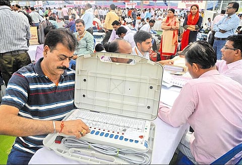 நாடாளுமன்றத்துக்கு 4-ம் கட்ட தேர்தல்: 72 தொகுதிகளில் இன்று வாக்குப்பதிவு - பலத்த பாதுகாப்பு ஏற்பாடுகள்