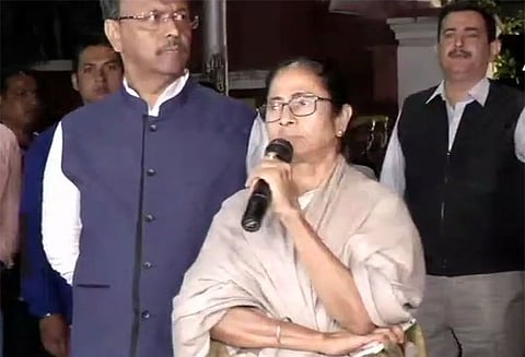 மோடி அரசு அராஜகத்தை பரப்புகிறது; எங்களால் சிபிஐ அதிகாரிகளை கைது செய்ய முடியும் - மம்தா பானர்ஜி ஆவேசம்