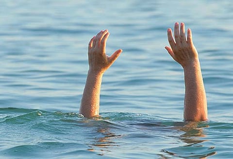 சுரண்டை அருகே பரிதாபம்: குளத்தில் மூழ்கி 3-ம் வகுப்பு மாணவன் பலி