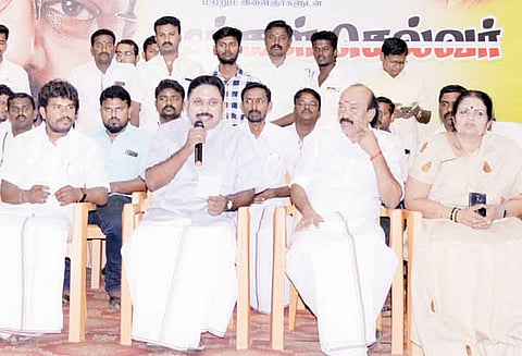 ‘சி.பி.ஐ. அதிகாரிகளின் விசாரணையை தடுப்பது நியாயம் அல்ல’ டி.டி.வி.தினகரன் பேட்டி