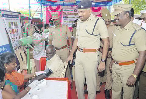 தூத்துக்குடியில் சாலை விபத்துக்களை தடுக்க வாகன ஓட்டிகள் ஒத்துழைக்க வேண்டும் போலீஸ் சூப்பிரண்டு முரளி ரம்பா பேச்சு