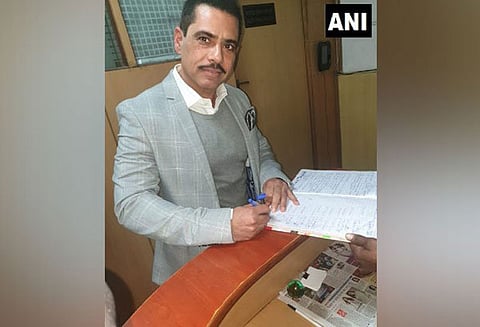 அமலாக்கத்துறை முன் பிரியங்கா காந்தியின் கணவர் ராபர்ட் வதேரா ஆஜர்