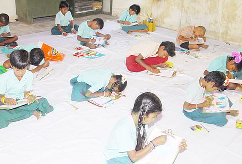 பெண் கல்வியின் முக்கியத்துவம் குறித்து அரசு பள்ளி மாணவர்களுக்கான போட்டிகள்