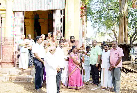ஸ்ரீரங்கம் ரெங்கநாதர் கோவில் தெப்ப திருவிழா முகூர்த்தக்கால் நடப்பட்டது