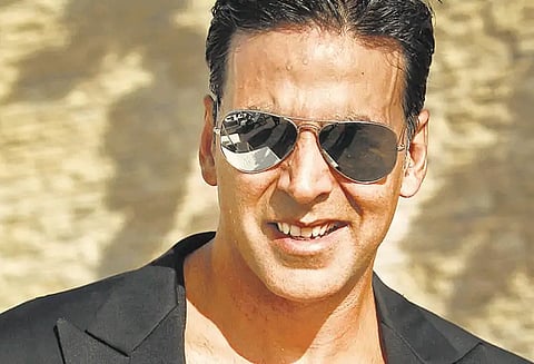 சுவர் ஏறி குதித்து நடிகர் அக்ஷய்குமார் வீட்டுக்குள் புகுந்த வாலிபரால் பரபரப்பு