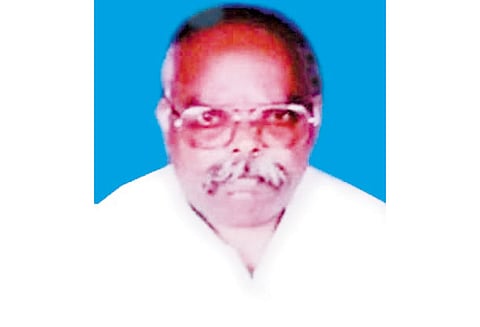 நாகர்கோவில் அருகே பயங்கரம்: முன்னாள் அதிகாரி குத்திக்கொலை ரவுடிகள் 2 பேரிடம் விசாரணை