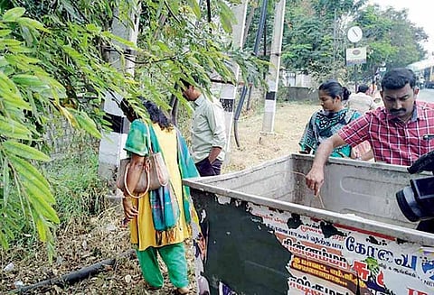 கோவையில் துணிகரம், பார்சல் நிறுவன ஊழியரை தாக்கி 5¾ கிலோ தங்க நகைகள் கொள்ளை