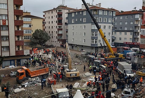 துருக்கி: இஸ்தான்புல் நகரத்தில் எட்டு மாடி கட்டிடம் இடிந்து விபத்து - 15 பேர் உயிரிழப்பு
