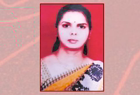 திருமணத்துக்கு வற்புறுத்திய விதவை பெண் கொன்று புதைப்பு கள்ளக்காதலன் உள்பட 3 பேர் கைது