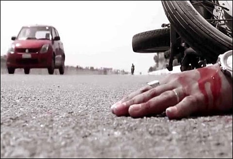 மோட்டார் சைக்கிள்கள் மோதல்; 2 பேர் பலி