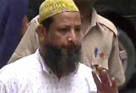 மும்பை இரட்டை குண்டுவெடிப்பு வழக்கில் தூக்கு தண்டனை விதிக்கப்பட்ட கைதி மரணம்