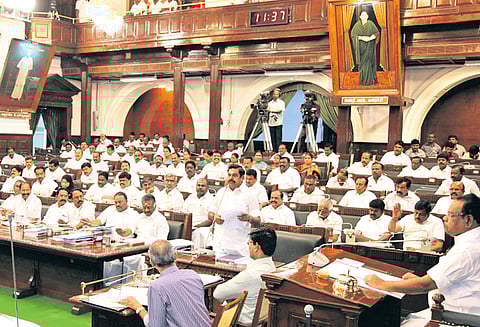 வறுமை கோட்டுக்கு கீழ் உள்ள ஏழை தொழிலாளர்களுக்கு தலா ரூ.2 ஆயிரம் சட்டசபையில் எடப்பாடி பழனிசாமி அறிவிப்பு