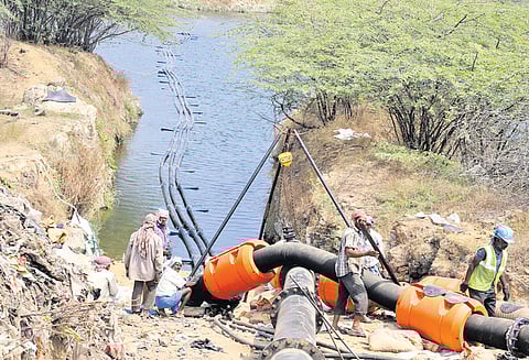 சிக்கராயபுரம் கல்குவாரியில் தண்ணீர் எடுப்பதற்கான பணிகள் தீவிரம் கோடையில் சென்னை மாநகரின் தாகம் தீர்க்க நடவடிக்கை