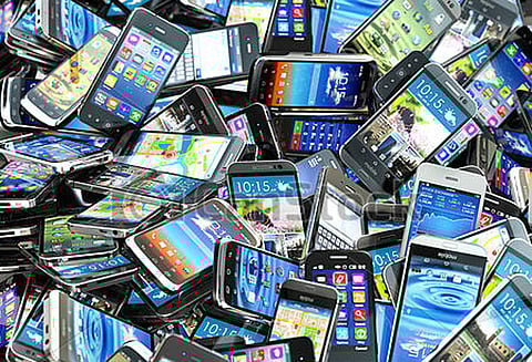 ரூ.4 கோடி மதிப்பிலான மொபைல் போன்களுடன் கன்டெய்னர் லாரியை கடத்திய கும்பல்