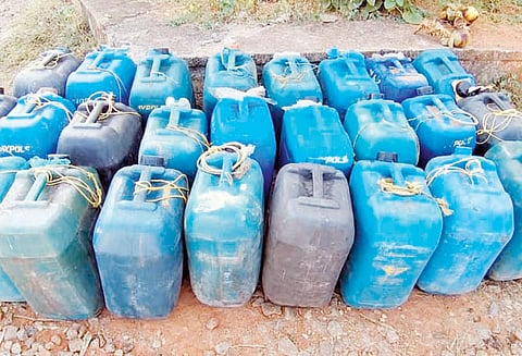 கருங்கல் அருகே 1,000 லிட்டர் மண்எண்ணெய் பறிமுதல்