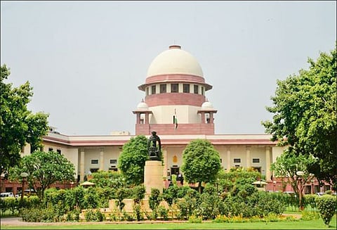 டெல்லியில் அதிகாரம் யாருக்கு? சுப்ரீம் கோர்ட்டு மாறுபட்ட தீர்ப்பு 3 நீதிபதிகள் அமர்வுக்கு வழக்கு மாற்றம்