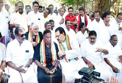 ராகுல்காந்தி பிரதமர் ஆனதும் கவர்னர் கிரண்பெடி டிஸ்மிஸ் செய்யப்படுவார் காங்கிரஸ் மேலிட பார்வையாளர் சஞ்சய்தத் பேட்டி