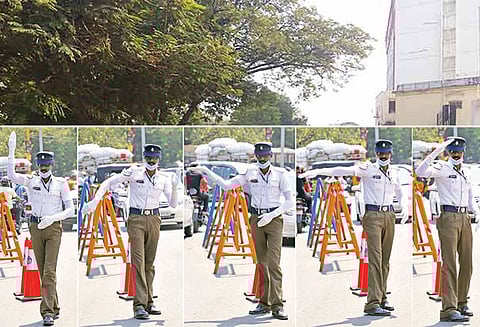 வித்தியாசமான செய்கைகள் மூலம் வாகன ஓட்டிகள், பொதுமக்களை கவரும் போக்குவரத்து போலீஸ்காரர்