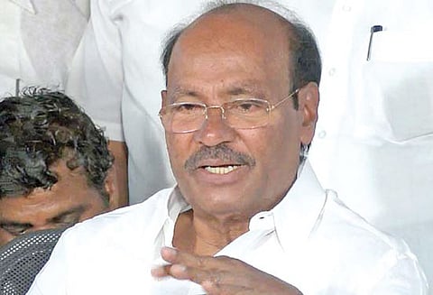 சர்க்கரை ஆலை அதிபர்கள், விவசாயிகள் பங்கேற்கும் முத்தரப்பு பேச்சுக்கு அரசு ஏற்பாடு செய்ய வேண்டும் டாக்டர் ராமதாஸ் வலியுறுத்தல்