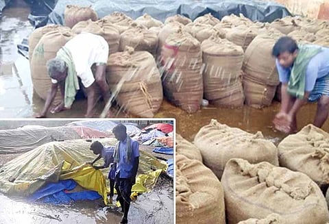 இடி, மின்னலுடன் பலத்த மழை - 40 ஆயிரம் நெல் மூட்டைகள் நனைந்ததால் விவசாயிகள் கவலை