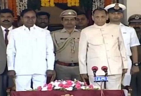 தெலுங்கானா மந்திரி சபை விஸ்தரிப்பு - புதிதாக 10 மந்திரிகள் பதவி ஏற்றனர்