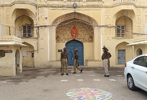 புல்வாமா தாக்குதலை அடுத்து ஜெய்ப்பூர் சிறையில் பாகிஸ்தானியர் கொலை