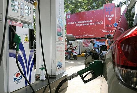 பெட்ரோல் விலை லிட்டருக்கு 15 காசுகள் உயர்வு, டீசல் விலையும் உயர்ந்தது