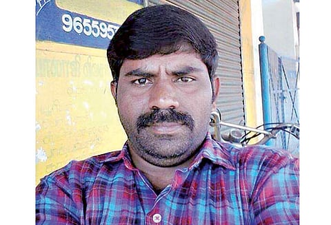 வேடசந்தூர் அருகே இரும்பு கம்பியால் அடித்து தி.மு.க. பிரமுகர் கொலை மர்ம நபர்களுக்கு வலைவீச்சு