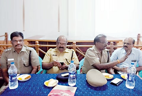 போதைப்பொருட்கள் கடத்தலை தடுக்க தமிழக-கேரள அதிகாரிகள் ஆலோசனை