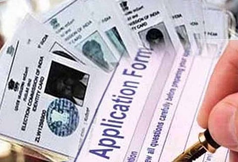 பொள்ளாச்சி சட்டசபை தொகுதியில் சிறப்பு முகாம், புதிய வாக்காளர் பெயர் சேர்க்கை, நீக்கலுக்கு 1860 பேர் விண்ணப்பம்