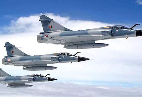 எல்லைக்கட்டுப்பாட்டு பகுதியில் இந்திய விமானப்படை அதிரடி தாக்குதல் : ஜேஇஎம் அமைப்பின் கட்டுப்பாட்டு அறையும் தகர்ப்பு