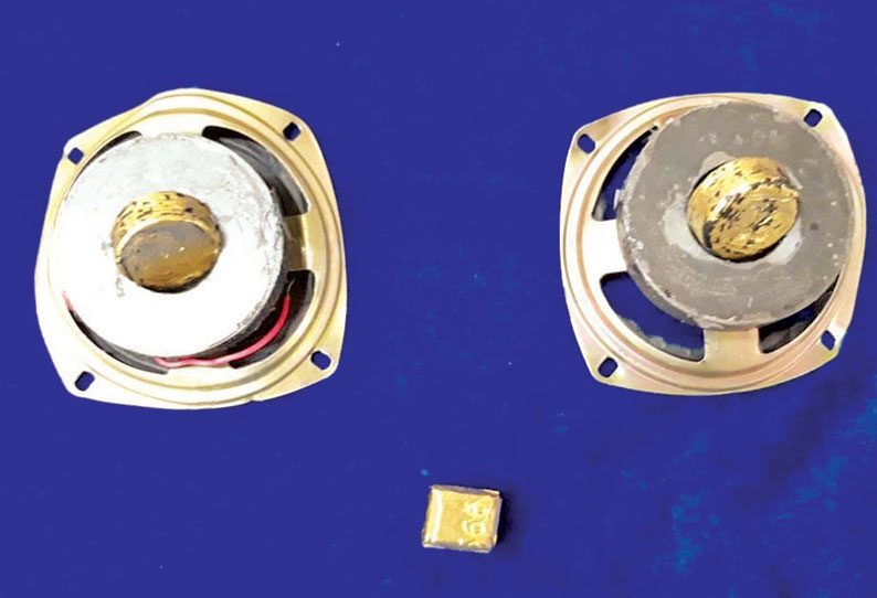 மலேசியாவில் இருந்து சென்னைக்கு ‘ஸ்பீக்கரில்’ மறைத்து கடத்திய ரூ.7 லட்சம் தங்கம் பறிமுதல்