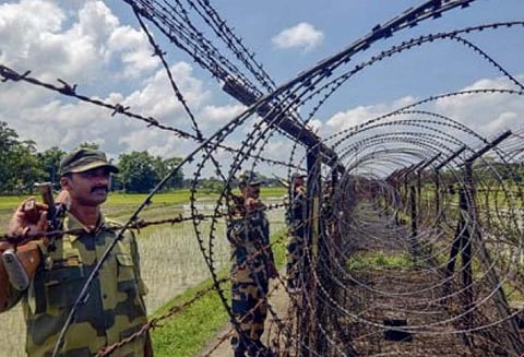 பாகிஸ்தான் ராணுவத்தின் 5 நிலைகளை இந்திய ராணுவம் தாக்கி அழித்தது