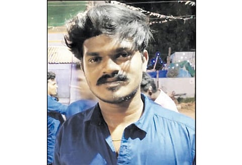 நெல்லை அருகே கல்லூரி மாணவர் கொலை: 5 வாலிபர்கள் அதிரடி கைது உடல் உறவினர்களிடம் ஒப்படைப்பு