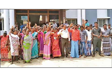 டாஸ்மாக் கடை அமைக்க எதிர்ப்பு: சங்கரன்கோவில் தாலுகா அலுவலகத்தை பொதுமக்கள் முற்றுகை
