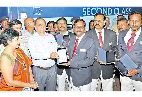 சென்னை-மதுரை இடையே ‘தேஜஸ்’ சொகுசு ரெயில் இயக்கப்படுவது எப்போது? தெற்கு ரெயில்வே பொது மேலாளர் தகவல்