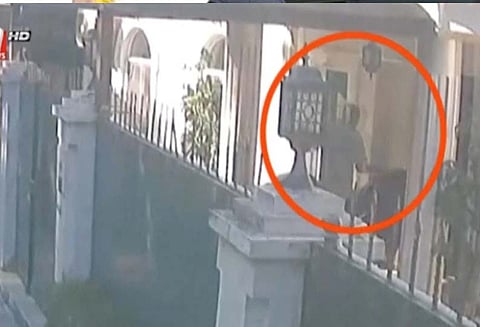 பத்திரிகையாளரின் வெட்டப்பட்ட உடல் பாகங்களை எடுத்துச் செல்லும் காட்சி : துருக்கி மீண்டும் வீடியோ வெளியீடு