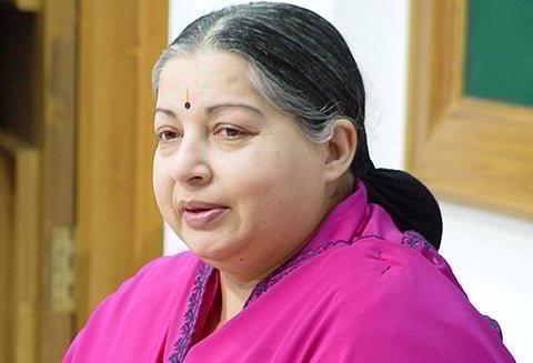 ஜெயலலிதாவின் சொத்து, கடன் விவரங்களை தாக்கல் செய்ய சென்னை உயர்நீதிமன்றம் உத்தரவு