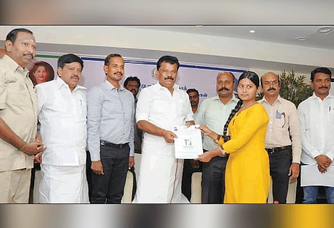 உலக முதலீட்டாளர்கள் மாநாட்டையொட்டி ஓசூரில் தொழில் கருத்தரங்கம் அமைச்சர் பாலகிருஷ்ணரெட்டி தொடங்கி வைத்தார்