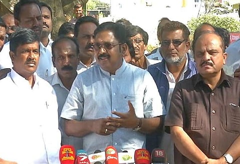 அணிகள் இணைப்பு குறித்து எங்களிடம் யாரும் பேச்சுவார்த்தை நடத்தவில்லை: டிடிவி தினகரன்