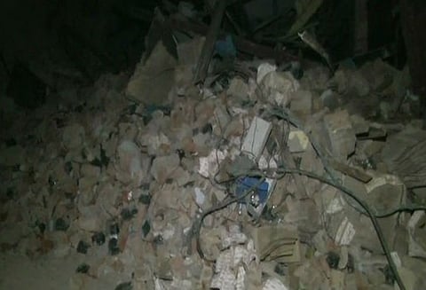 டெல்லி தொழிற்சாலையில் சிலிண்டர் வெடித்து கட்டிடம் இடிந்ததில் 9 பேர் சாவு