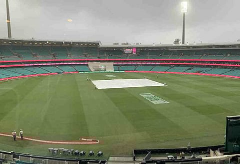 இந்தியாவுக்கு எதிரான 4வது டெஸ்ட்: மழையால் ஆட்டம் பாதிப்பு; ஆஸ்திரேலியா 236/6 (83.3 ஓவர்கள்)