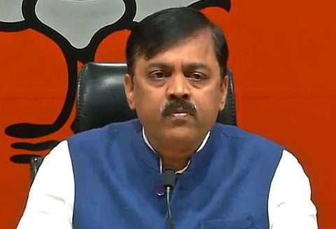 அய்யப்ப பக்தர்கள் மீதான வன்முறையை நிறுத்தாவிட்டால் அரசியல் சட்டப்பிரிவை பயன்படுத்த வேண்டி இருக்கும் - கேரள அரசுக்கு பா.ஜனதா எச்சரிக்கை