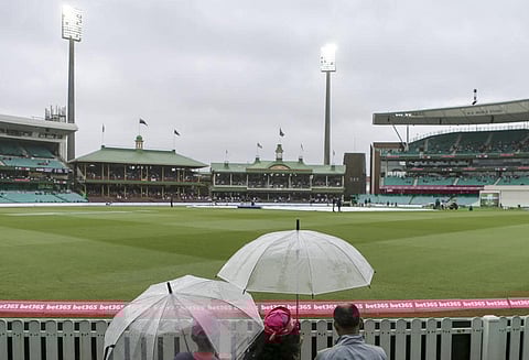 இந்தியாவுக்கு எதிரான 4வது டெஸ்ட்: 4வது நாளில் மழையால் ஆட்டம் பாதிப்பு
