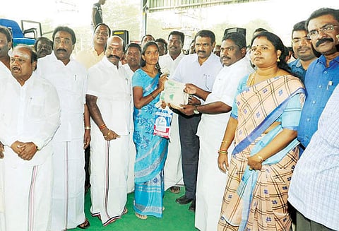 காஞ்சீபுரம் மாவட்டத்தில் 7 லட்சம் குடும்பத்தினருக்கு பொங்கல் பரிசுத்தொகுப்பு கலெக்டர் தகவல்