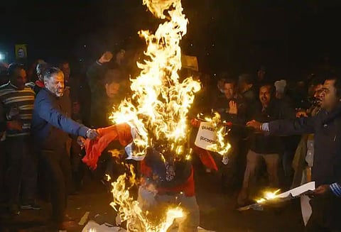 சபரிமலை விவகாரம்: கேரளாவில் வன்முறை நீடிப்பு