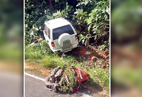 பண்ருட்டி அருகே ஸ்கூட்டி மீது கார் மோதல்; 2 விவசாயிகள் பலி