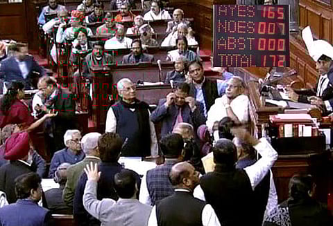 பொதுப்பிரிவினர் இடஒதுக்கீடு மசோதா மாநிலங்களவையிலும் நிறைவேறியது - தி.மு.க. கொண்டு வந்த தீர்மானம் தோல்வி